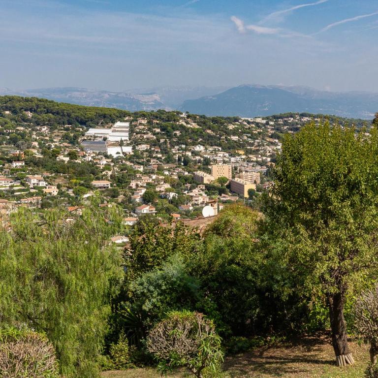 Haus mit Garten über der Bucht von Cannes - Maison 2 Chambres - 25