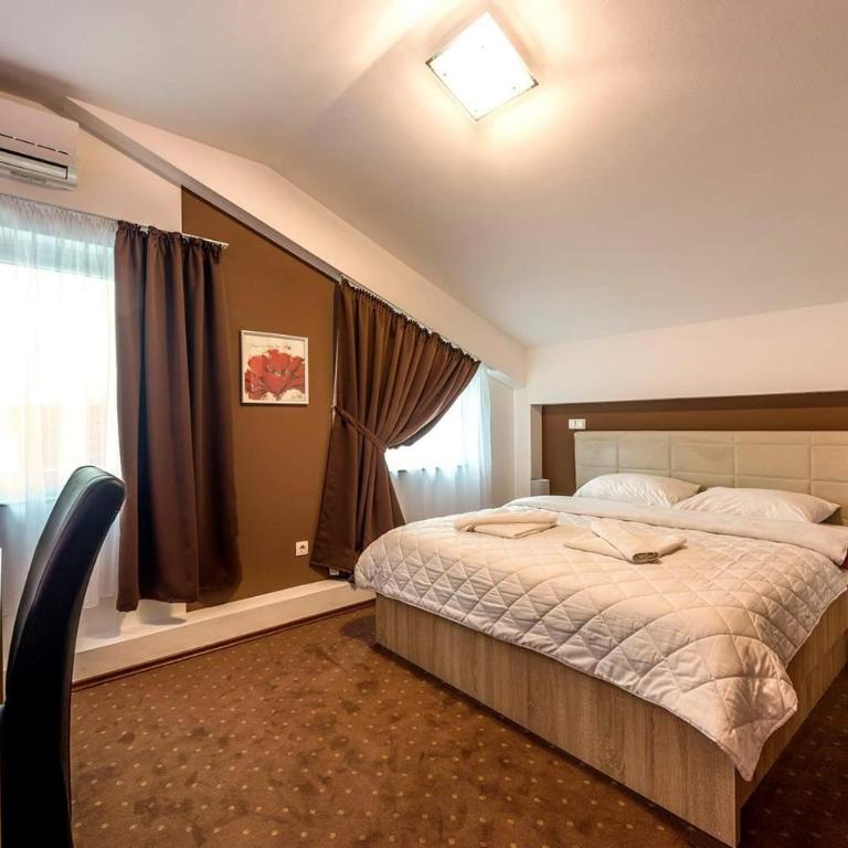 Hotel Oasis - Double Room - 11