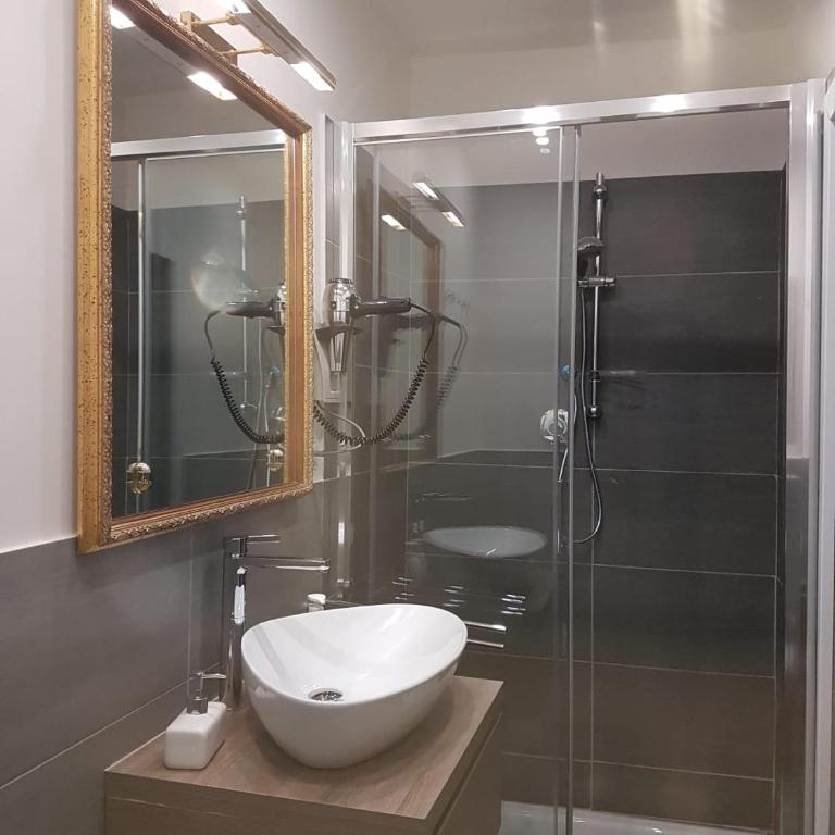 I Lumi - Quadruple Room with Private Bathroom - 2