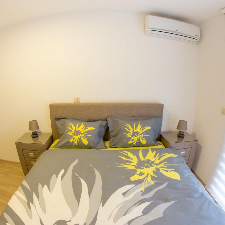 Central Budva apartment - One-Bedroom Apartment - 12