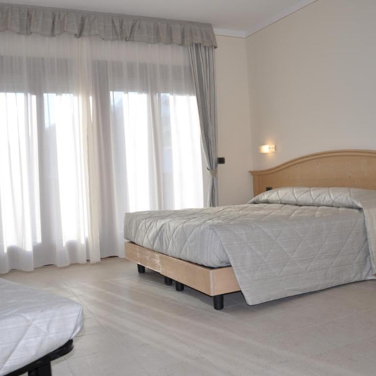 Hotel Select - Camera Matrimoniale/Doppia con Letti Singoli - 1