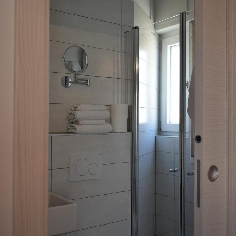 Albergo Al Pescatore - Camera Matrimoniale con Balcone - 31