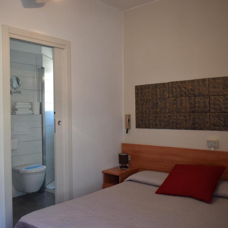 Albergo Al Pescatore - Camera Matrimoniale con Balcone - 32