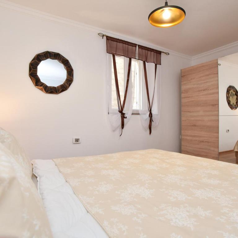 Palm square apartment 2 - Two-Bedroom Apartment - 14