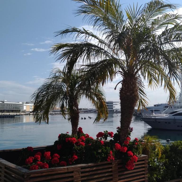 Casa de Maria - Three-Bedroom Apartment with Balcony - 33