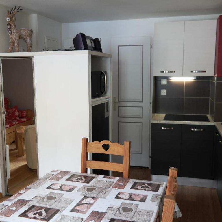 Duplex spacieux avec vue montagne au cœur de Cauterets, 6 à 8 pers, 3 chambres, 2 SDB - Appartement avec Vue sur la Montagne - 33