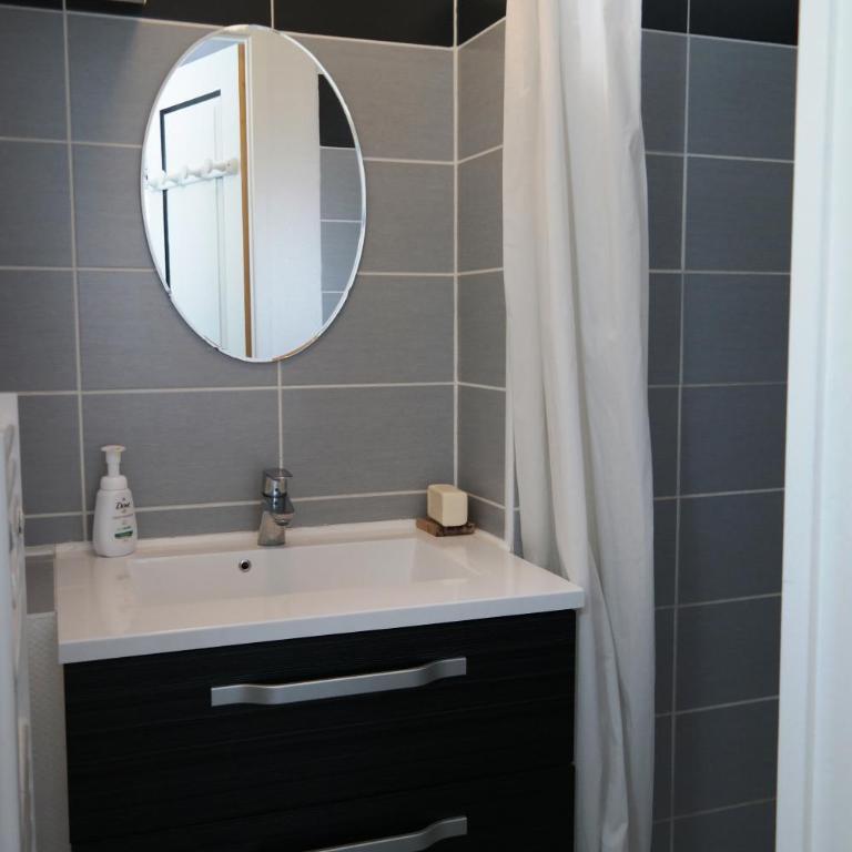 Duplex spacieux avec vue montagne au cœur de Cauterets, 6 à 8 pers, 3 chambres, 2 SDB - Appartement avec Vue sur la Montagne - 42