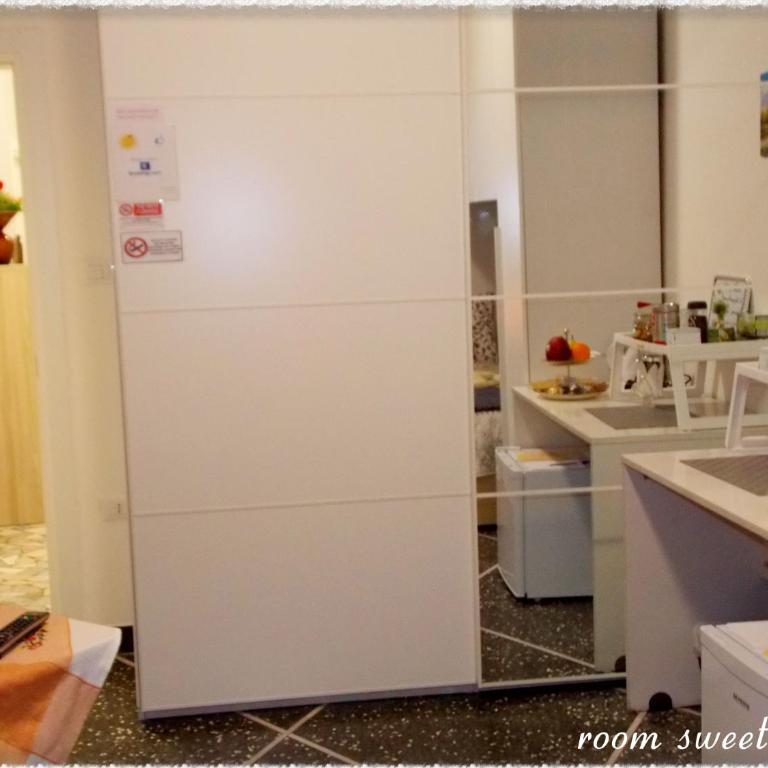 Room sweet Room - Camera Matrimoniale con Bagno in Comune - 10