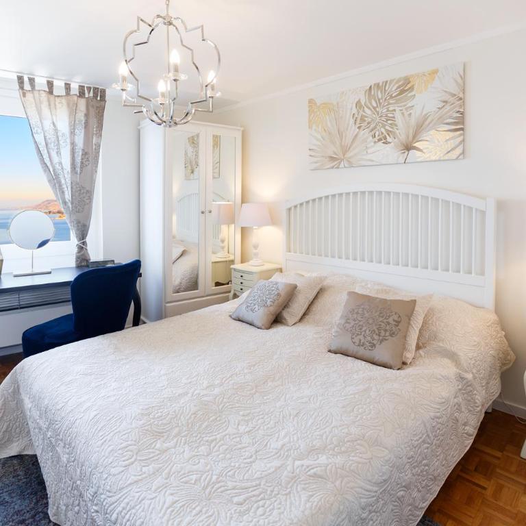 Elegant Apartment with Stunning Lake View - Apartment mit 2 Schlafzimmern - 1