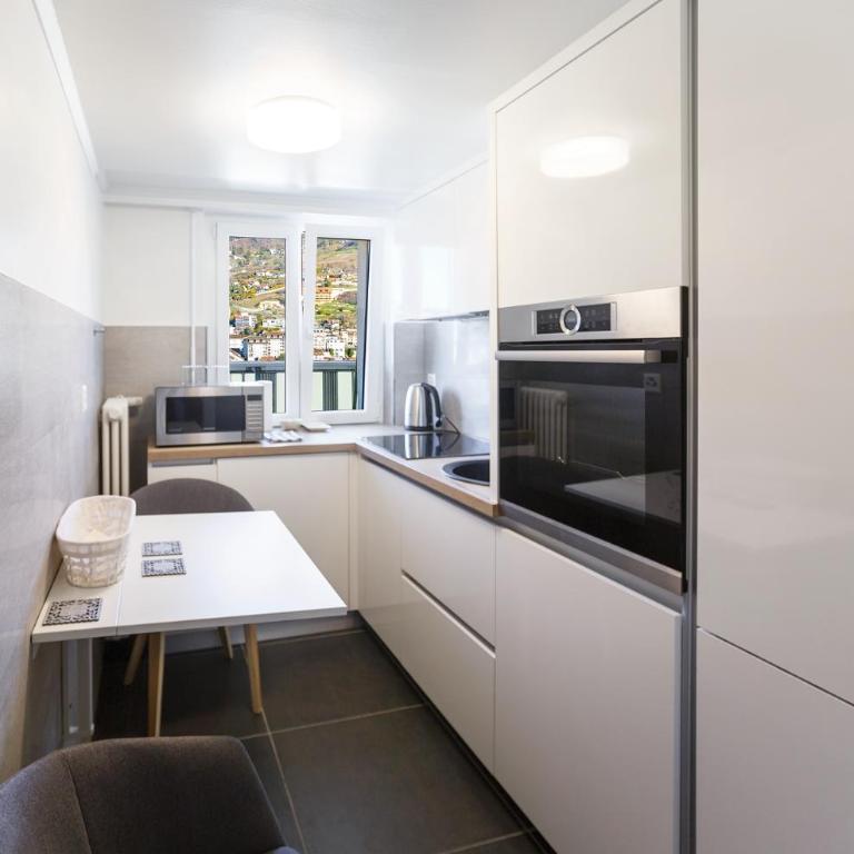 Elegant Apartment with Stunning Lake View - Apartment mit 2 Schlafzimmern - 5