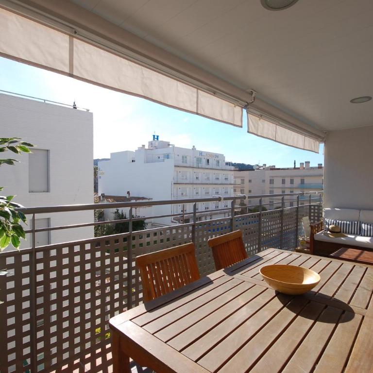 Lets Holidays COZY APARTMENT NEAR BEACH TOSSA - Apartamento de 2 dormitorios - 1