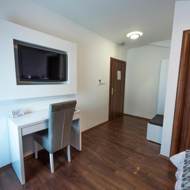 Hotel Oasis - Double Room - 9