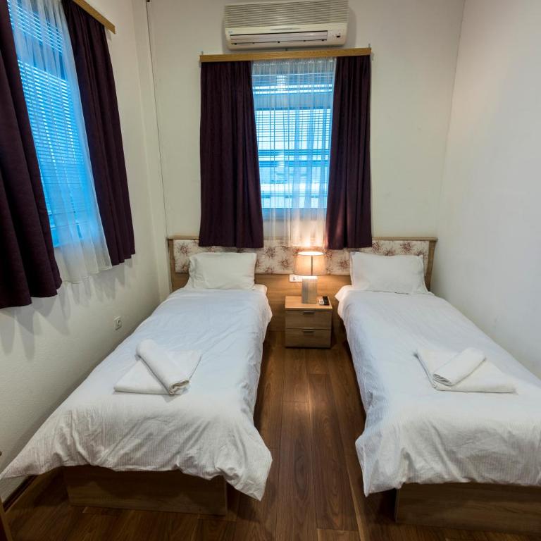 Hotel Oasis - Twin Room - 1