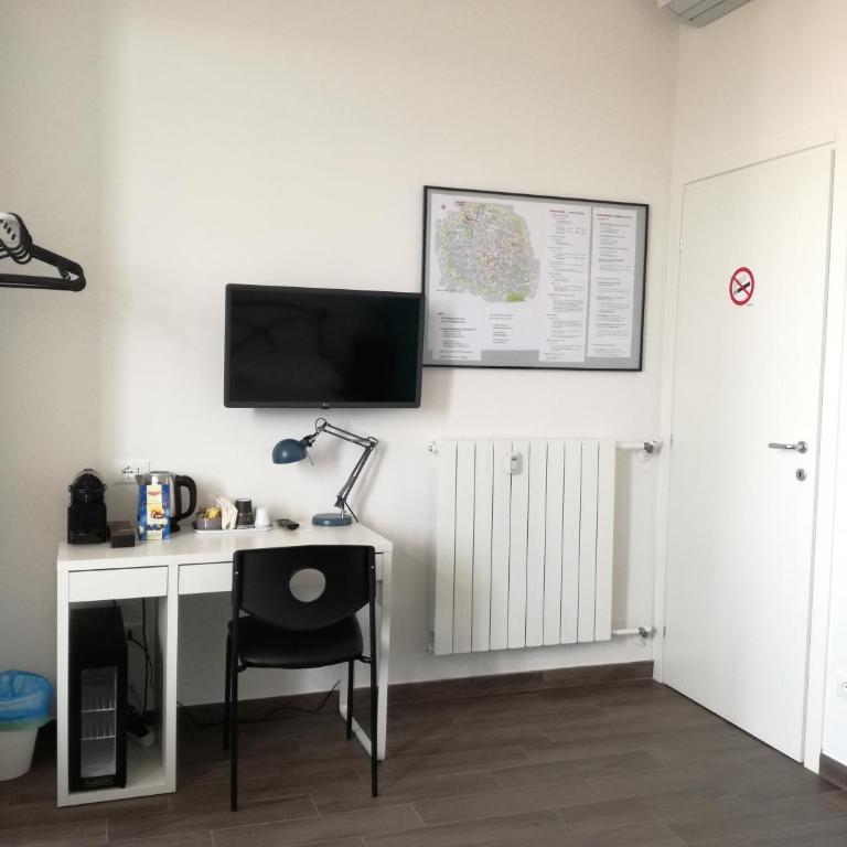 Mambo Suites - Quadruple Room with Private Bathroom - 6