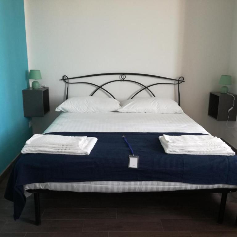 Mambo Suites - Quadruple Room with Private Bathroom - 5