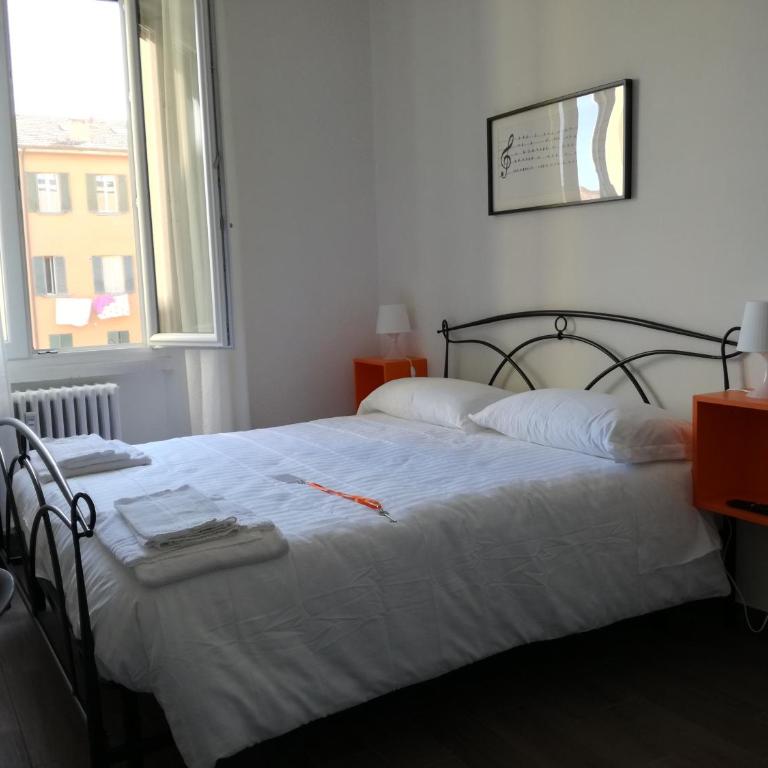 Mambo Suites - Deluxe Double Room with Extra Bed - 3