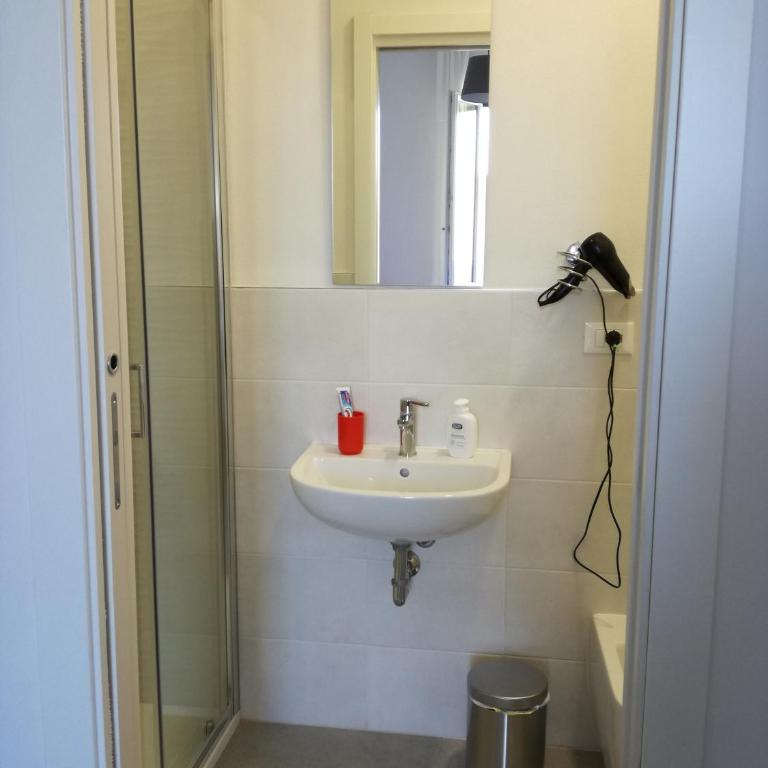 Mambo Suites - Double Room with Private Bathroom - 12