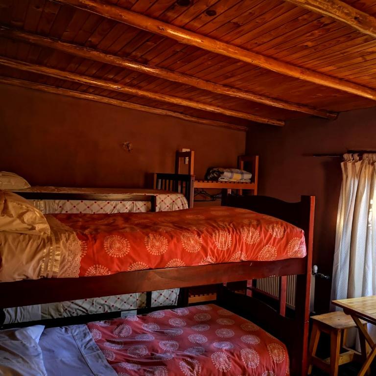Hostal Elim - Habitación Cuádruple con baño privado - 1