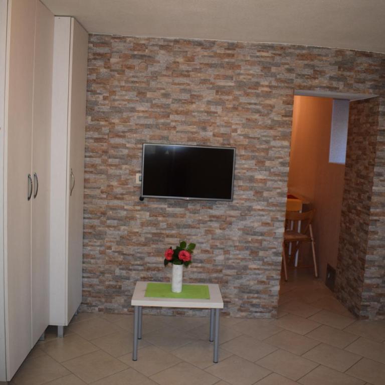 OLD TOWN STUDIOS - Studio Apartment - 11