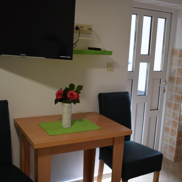 OLD TOWN STUDIOS - Studio Apartment - 3