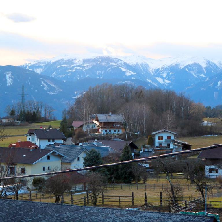 Pension Kärnten - Familienzimmer mit eigenem Bad - 3