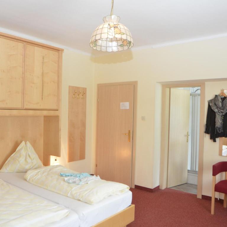 Gästehaus Golker - Comfort Doppelzimmer mit Balkon - 3