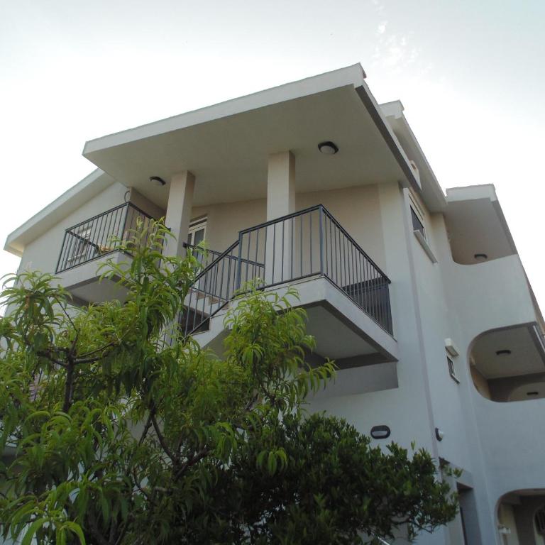 Jugoslovenska - Two-Bedroom Apartment - 9