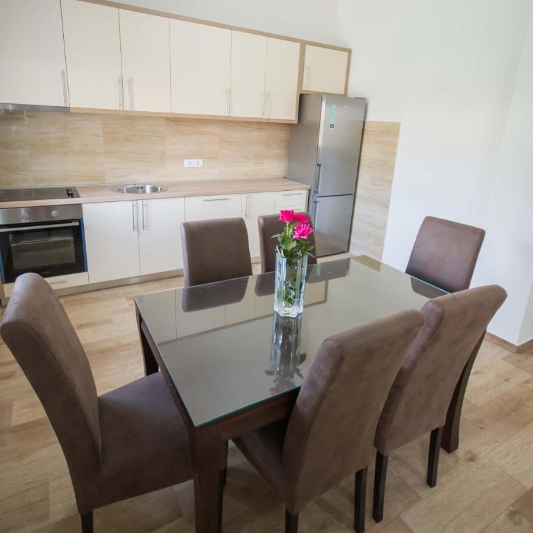 Jugoslovenska - Two-Bedroom Apartment - 10
