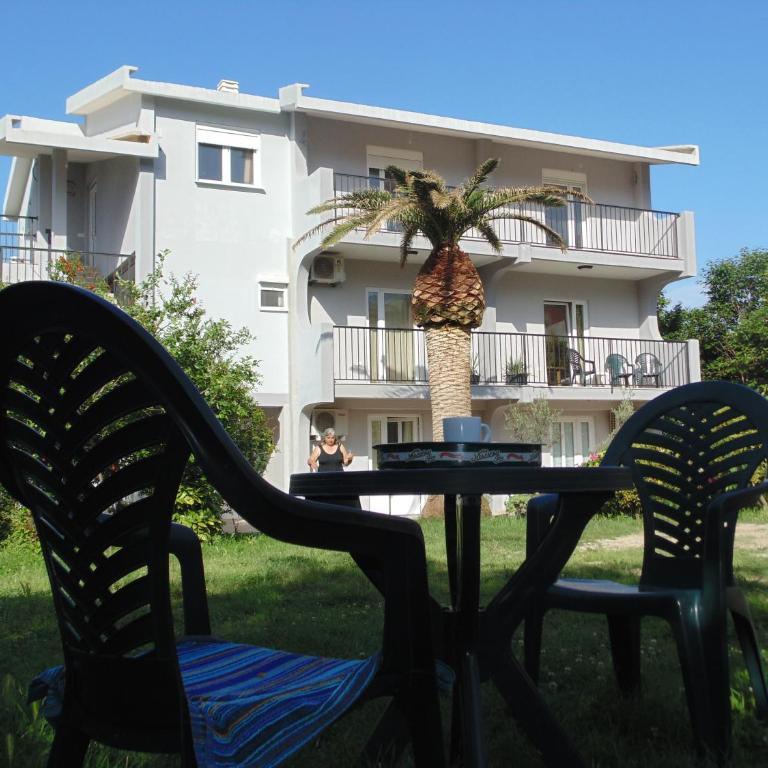 Jugoslovenska - Two-Bedroom Apartment - 13