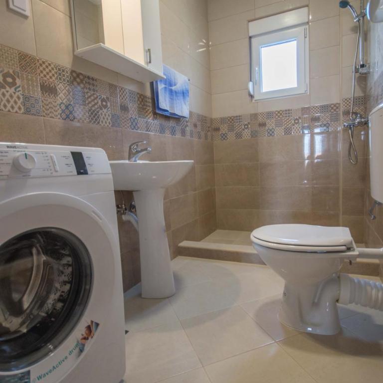 Jugoslovenska - Two-Bedroom Apartment - 22