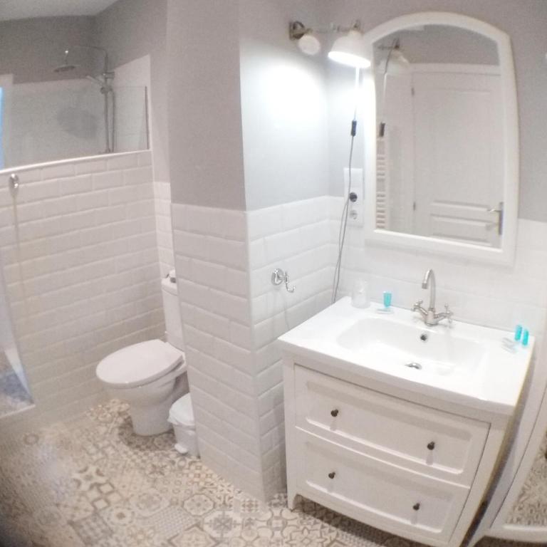 Hotel Smile & Co Hostal Boutique - Apartment - 4
