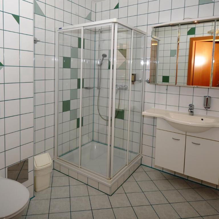 Hotel-Restaurant Teuschler-Mogg Bad Waltersdorf inklusiv Genusscard - Habitación Individual con balcón - 1