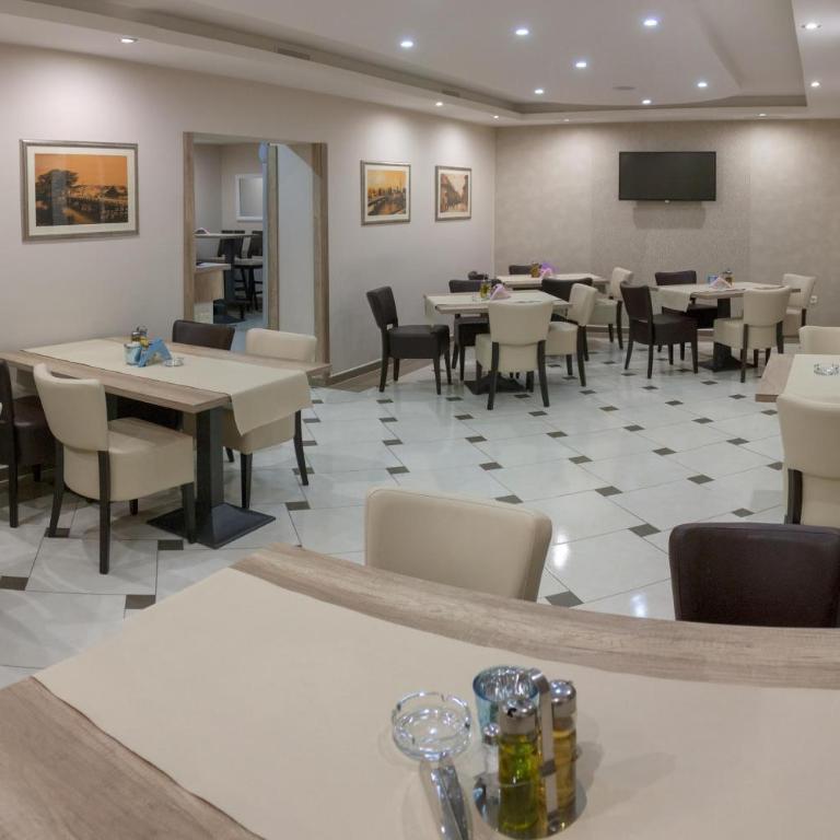 Villa Maja - Three-Bedroom Apartment - 42
