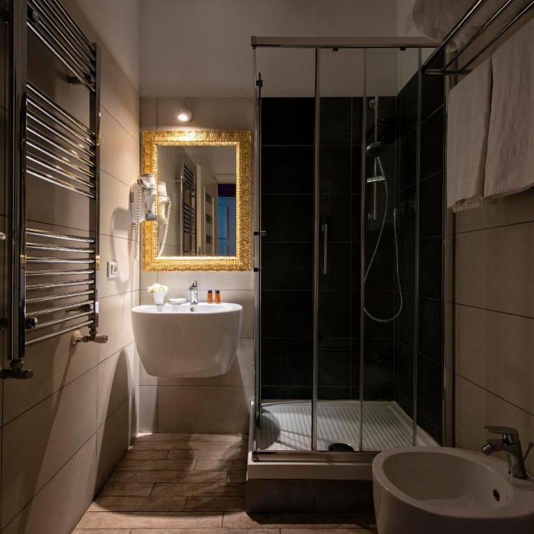 Five Rooms Rome Guesthouse - Double or Twin Room - 7