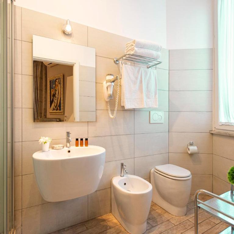 Five Rooms Rome Guesthouse - Luxury Double Room with Spa Bath - 12
