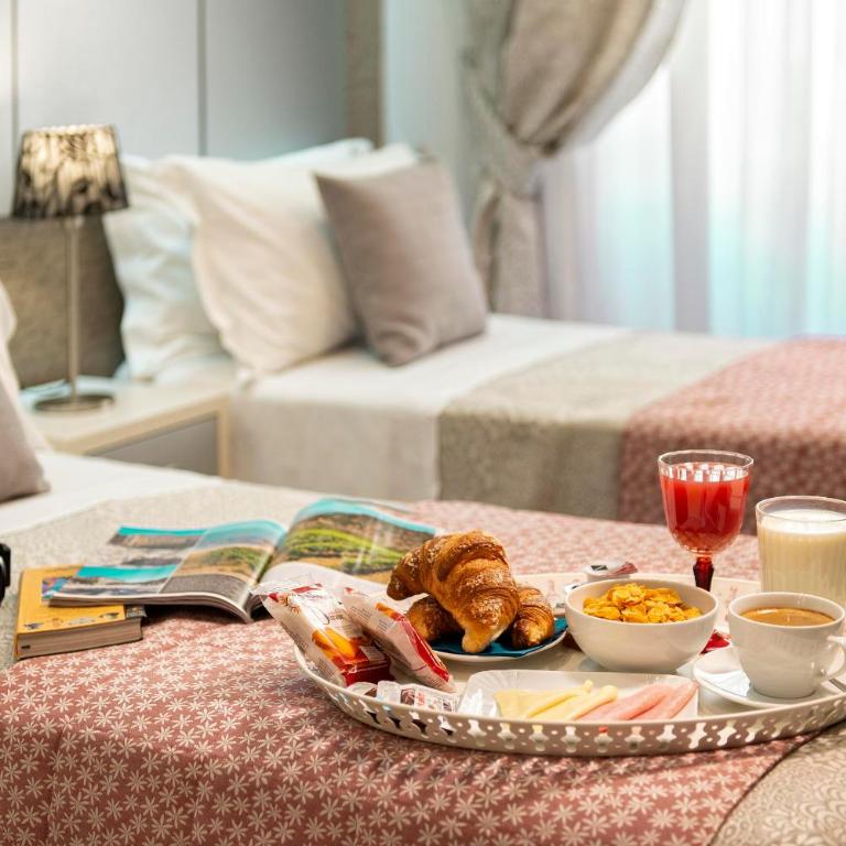 Five Rooms Rome Guesthouse - Business Double or Twin Room - 2