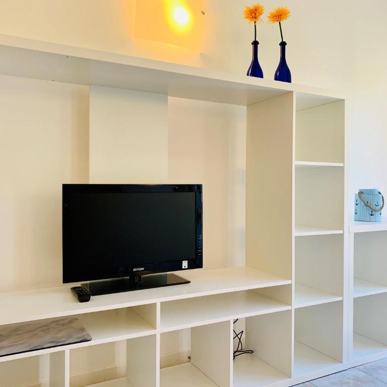 Front Lake Apartment Bardolino - Appartamento con 3 Camere da Letto e con Balcone - 2