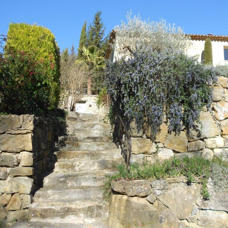 Le Mas de FRAYERE - Chambre Double - Vue sur Jardin - 1