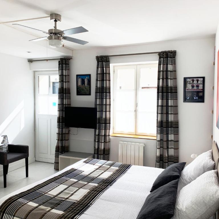 Au Cœur des Remparts - Studio Apartment - 4