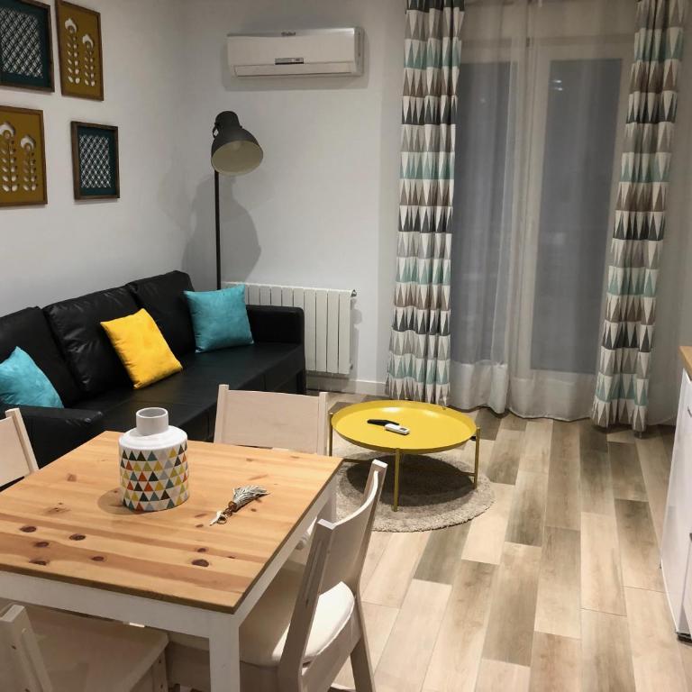 Apartamentos Centro en Recogidas, Granada - Studio with Balcony - 4
