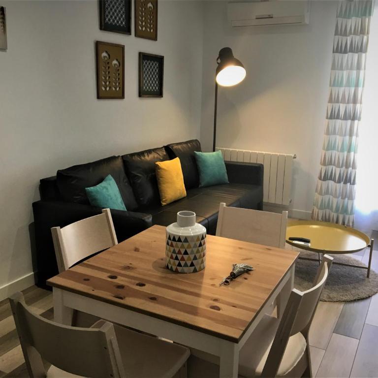 Apartamentos Centro en Recogidas, Granada - Studio with Balcony - 3