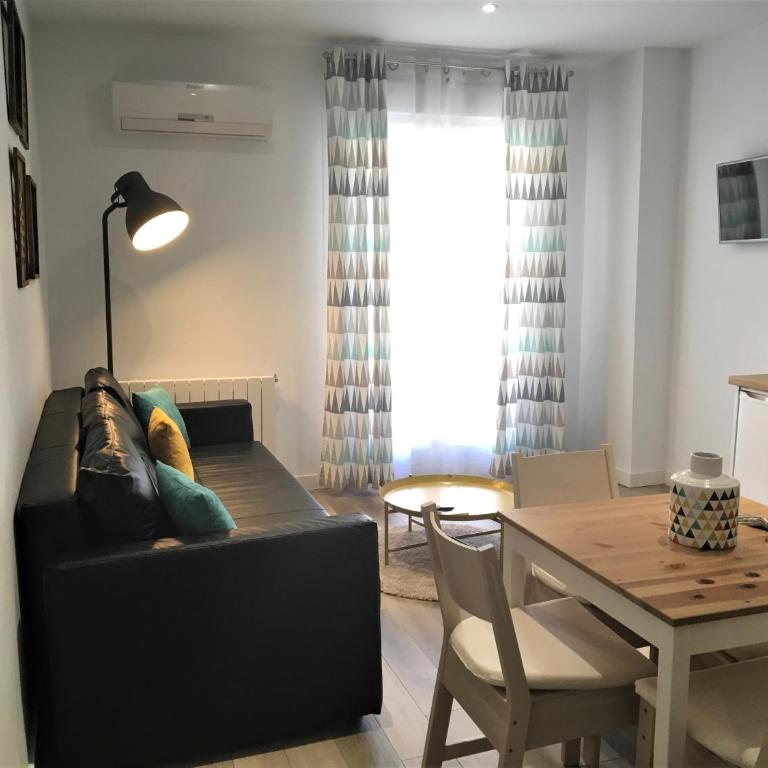 Apartamentos Centro en Recogidas, Granada - Studio with Balcony - 2
