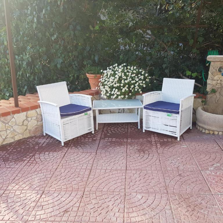 Villa del Golfo Urio with swimming pool shared by the two apartments it is essential to have a car - Villa mit Poolblick - 44