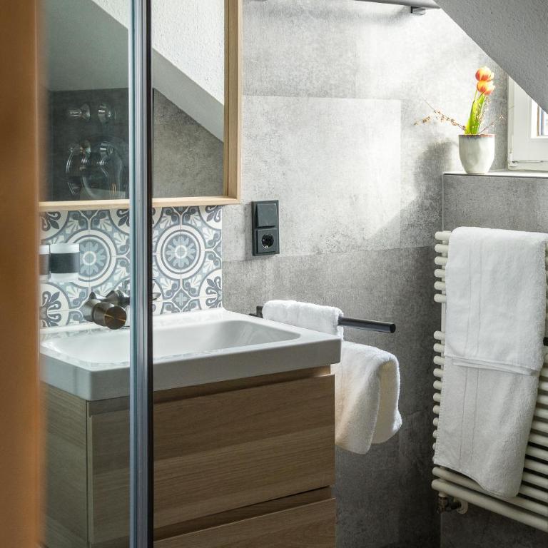 Das Nordberg Guesthouse - Doppelzimmer mit Bergblick - 1