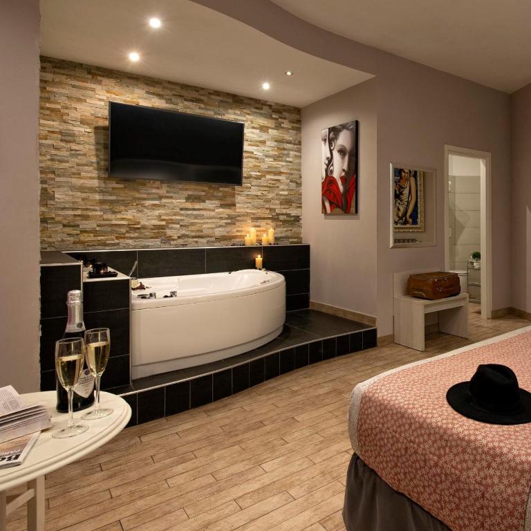 Five Rooms Rome Guesthouse - Luxury Double Room with Spa Bath - 1