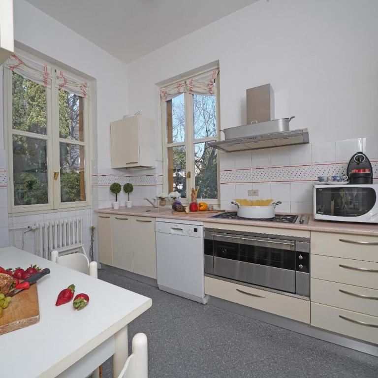 Villa Vibe Luce, beautiful period villa with private pool and lake view - Villa - 24