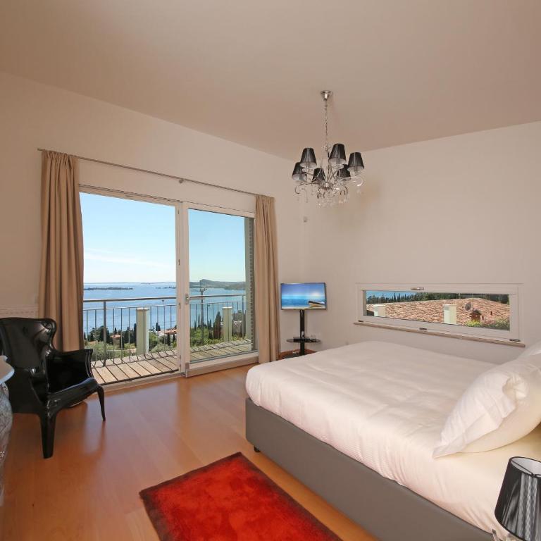 Villa Albachiara, Private Luxury villa with private pool and lake view - Villa - 32