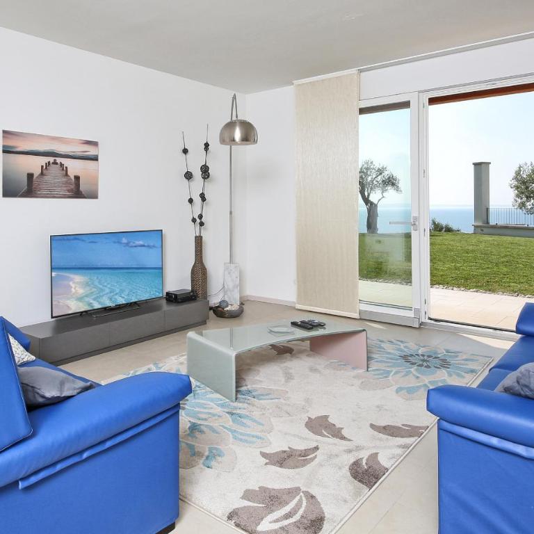 Villa Albachiara, Private Luxury villa with private pool and lake view - Villa - 29