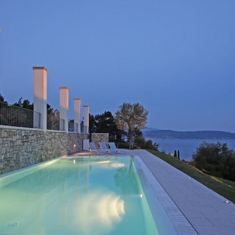 Villa Albachiara, Private Luxury villa with private pool and lake view - Villa - 1