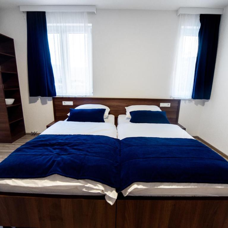 Apartments and Rooms Villa Majestic - Comfort Triple Room - 3